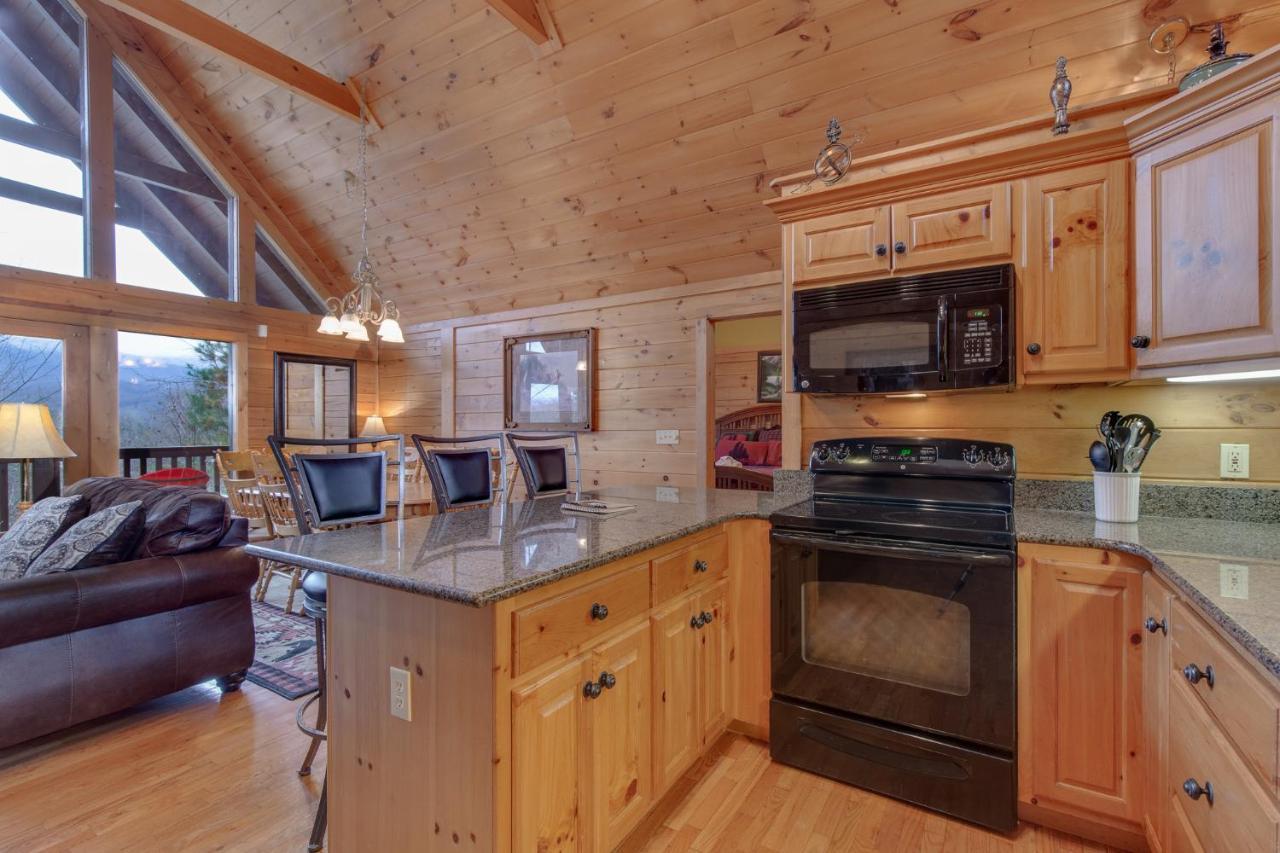Above The Clouds, 4 Bedrooms, Pool Access, Private, Gaming, Sleeps 16 Gatlinburg Exterior photo