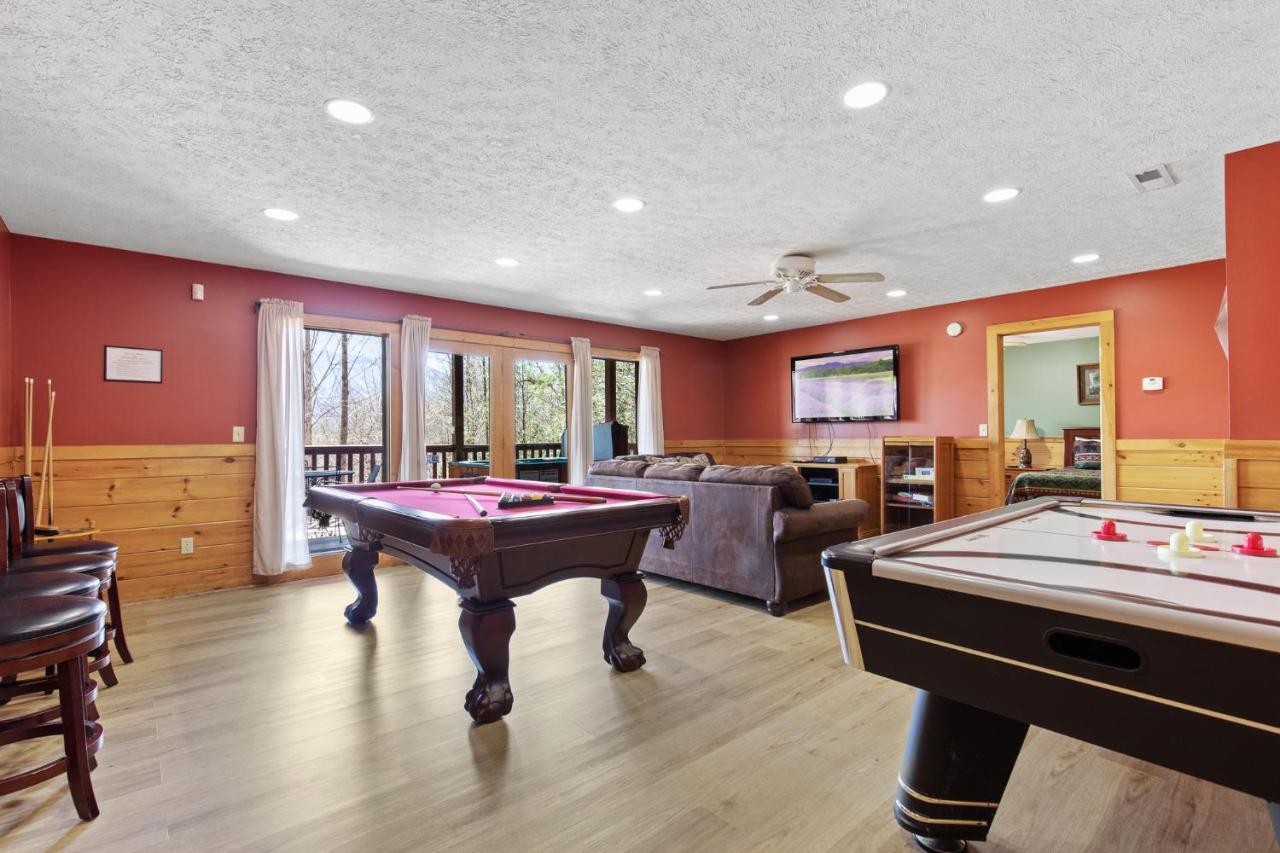 Above The Clouds, 4 Bedrooms, Pool Access, Private, Gaming, Sleeps 16 Gatlinburg Exterior photo