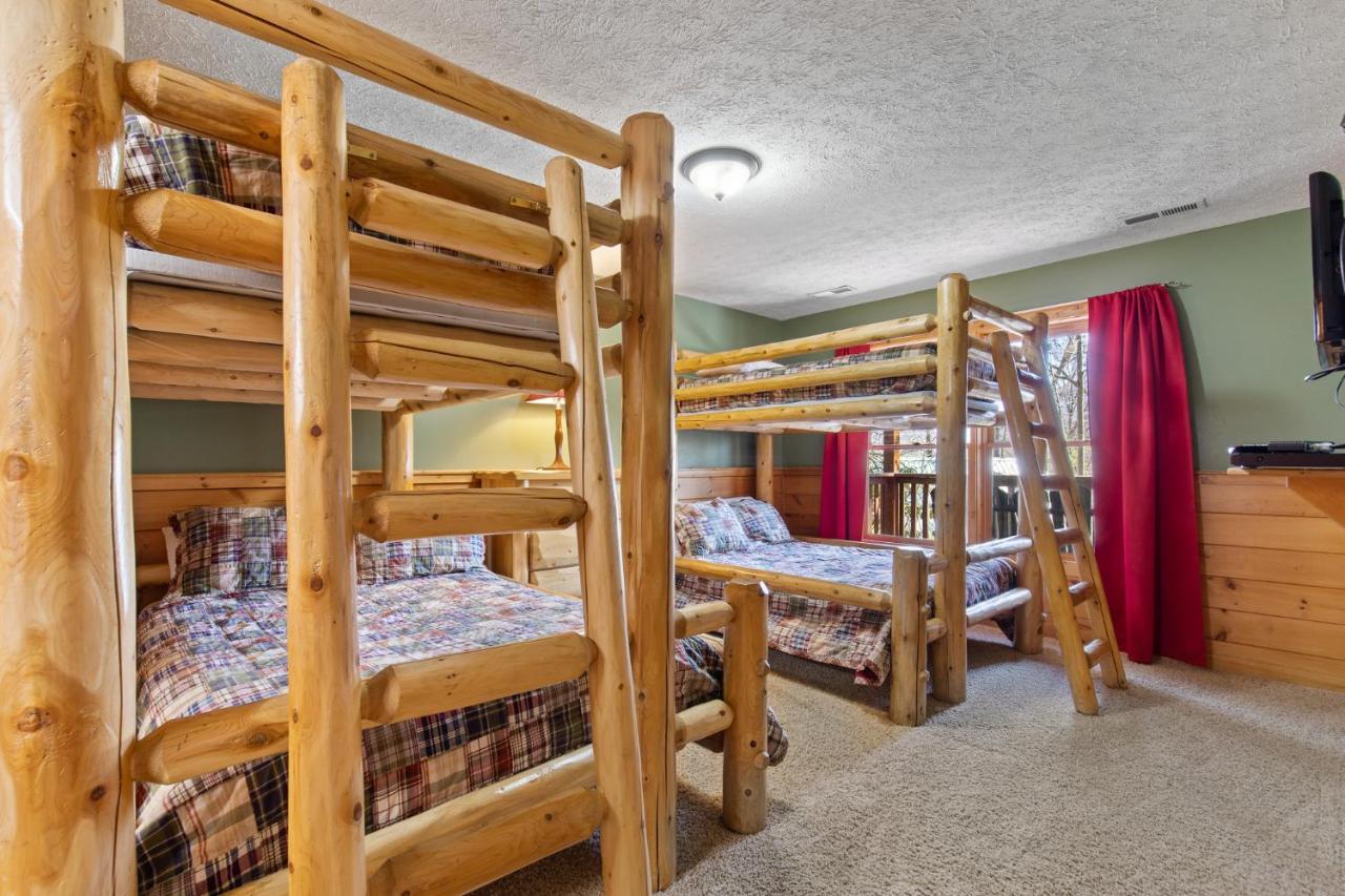 Above The Clouds, 4 Bedrooms, Pool Access, Private, Gaming, Sleeps 16 Gatlinburg Exterior photo